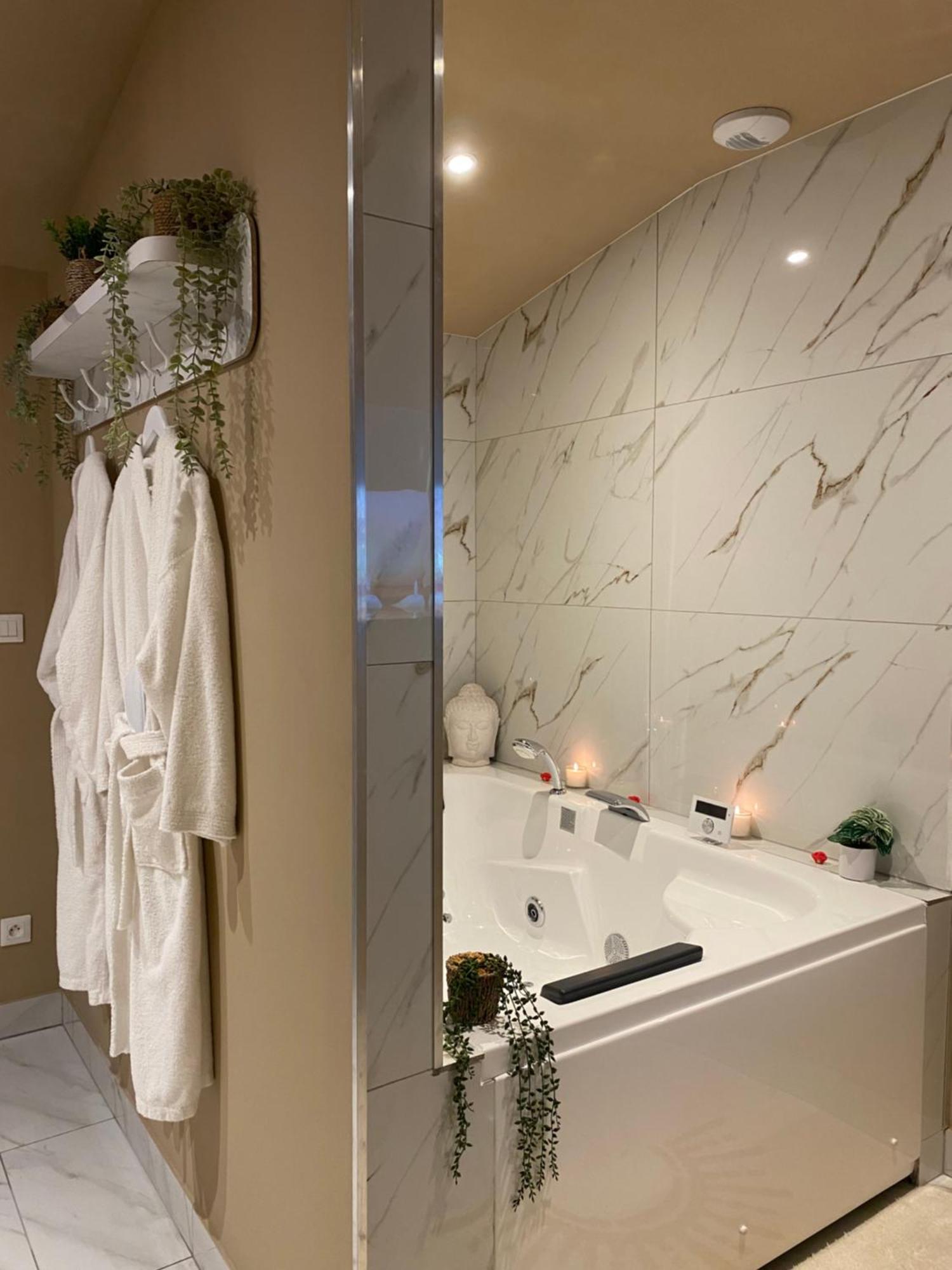 Appartement - Parking Prive Gratuit, Proche Centre-Ville Et Gare De Saint-Omer Saint-Omer (Pas-de-Calais) Ngoại thất bức ảnh