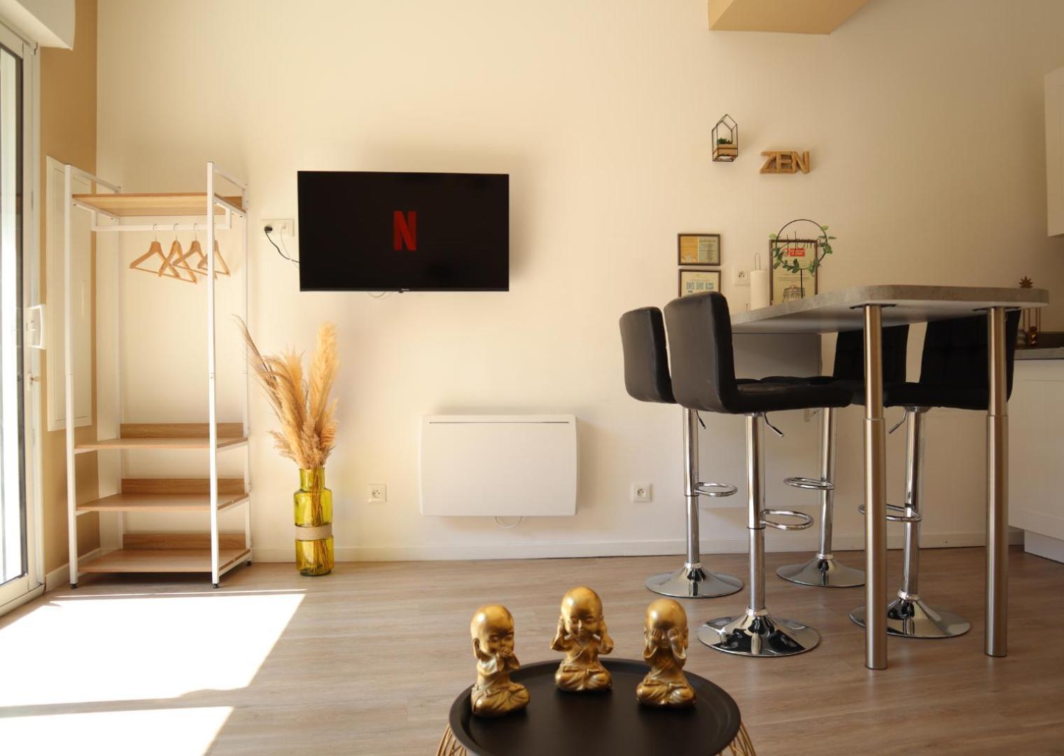 Appartement - Parking Prive Gratuit, Proche Centre-Ville Et Gare De Saint-Omer Saint-Omer (Pas-de-Calais) Ngoại thất bức ảnh