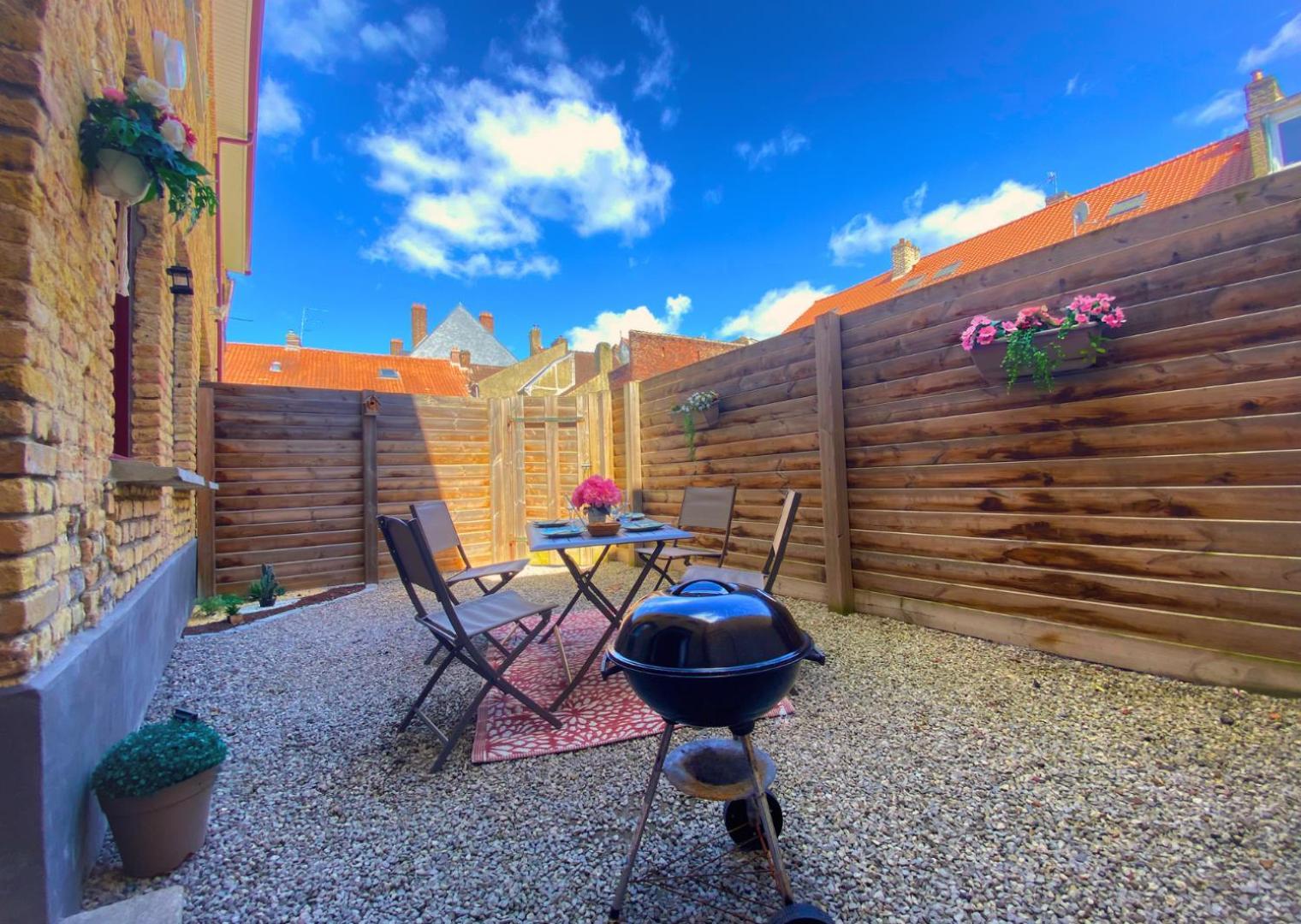 Appartement - Parking Prive Gratuit, Proche Centre-Ville Et Gare De Saint-Omer Saint-Omer (Pas-de-Calais) Ngoại thất bức ảnh