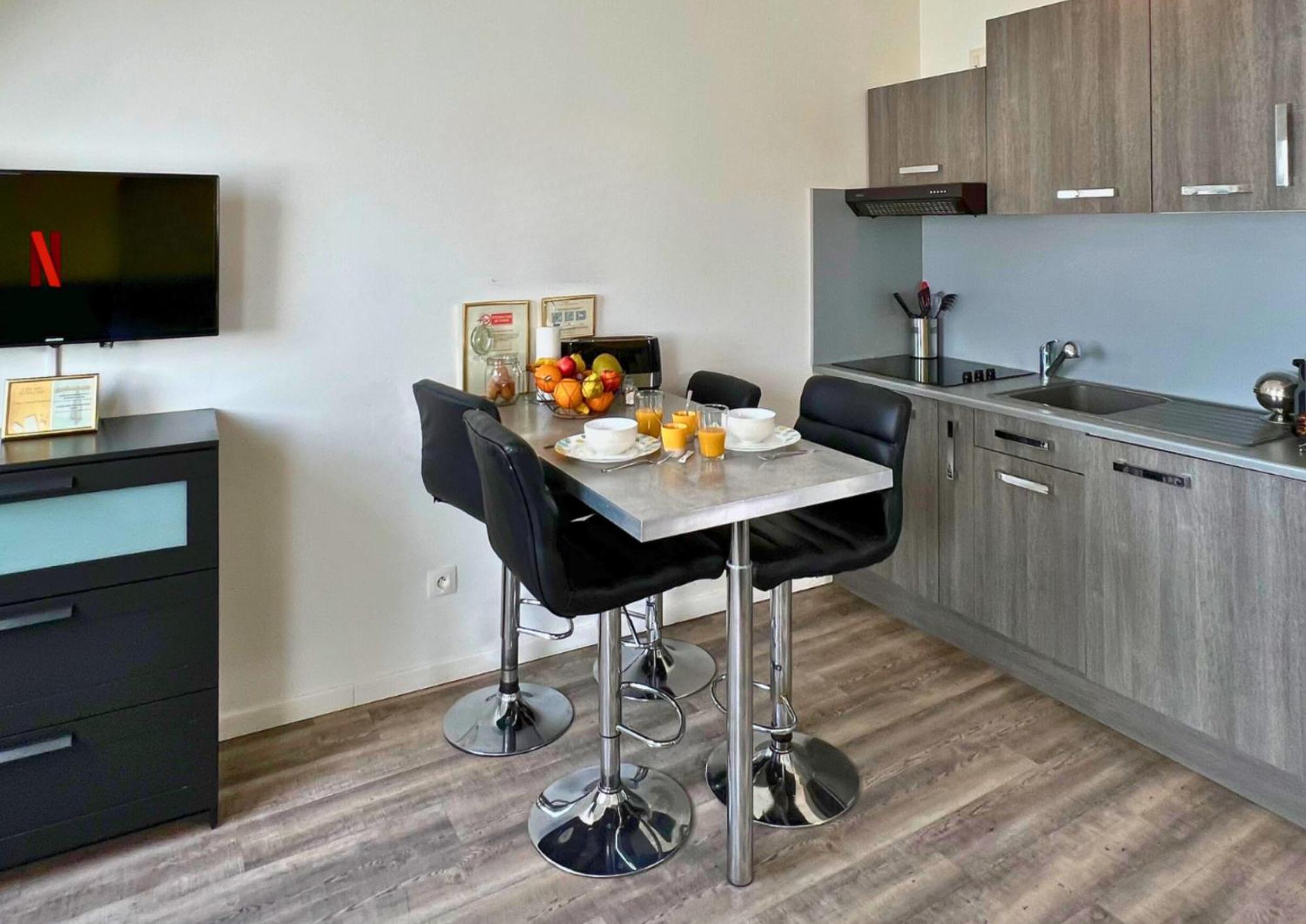 Appartement - Parking Prive Gratuit, Proche Centre-Ville Et Gare De Saint-Omer Saint-Omer (Pas-de-Calais) Ngoại thất bức ảnh